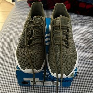 Adidas tubular shadow I’m cleaning out my closet! Use a couple of times!